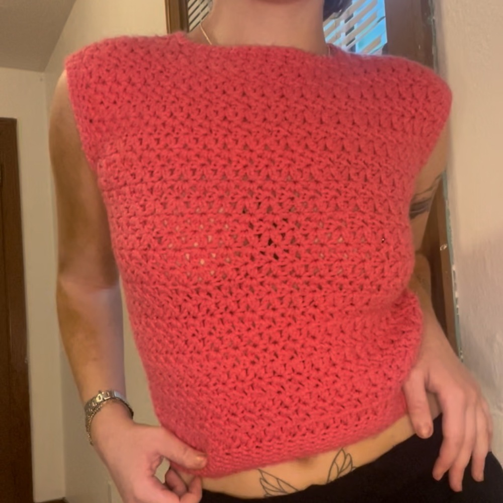 Crochet pink short sleeve sweater